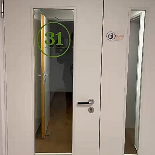 ✨ Der letzte Arbeitstag vor Weihnachten geht zu Ende! ✨Die Domhofklinik verabschiedet sich in den wohlverdienten Weihnachtsurlaub und ist ab dem 05.01.2026 wieder für euch da.Wir möchten uns von Herzen bei allen Patientinnen und Patienten, unserem großartigen Team und allen bedanken, die uns in diesem Jahr unterstützt haben.Wir wünschen euch wunderschöne, glückliche Feiertage und einen guten Start ins neue Jahr! 🎄✨Bleibt gesund und genießt die Zeit mit euren Liebsten.#domhofklinik #froheweihnachten #dgaepc #dgäpc #plastischechirurgie #plasticsurgery #beauty #christmastime🎄 #christmas2025