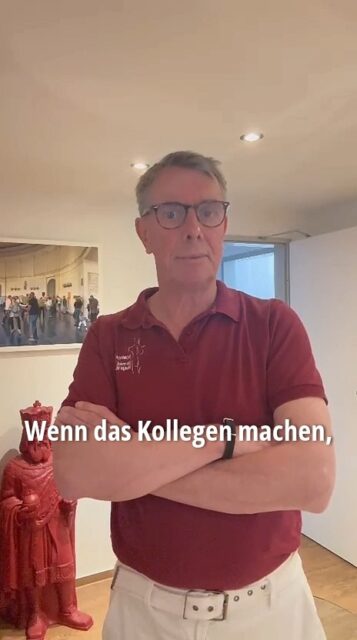 Beratungshonorar – transparent, fair und ein Qualitätsmerkmal 🤍Eine fachärztliche Beratung ist mehr als „ein kurzes Gespräch“:
Sie umfasst Ihre individuelle Ausgangssituation, eine realistische Einschätzung, Aufklärung zu Chancen & Grenzen sowie die Beantwortung Ihrer Fragen – in Ruhe und mit der nötigen Sorgfalt.📘 Warum wird dafür ein Honorar berechnet?Ärztliche Leistungen werden in Deutschland nach der Gebührenordnung für Ärzte (GOÄ) abgerechnet. Diese bildet die rechtliche Grundlage und sieht vor, dass ärztlich erbrachte Leistungen grundsätzlich abgerechnet werden müssen – dazu gehört auch die Beratung.⚖️ Steigerungssätze: individuell – aber nachvollziehbarDie GOÄ erlaubt unterschiedliche Steigerungssätze, z. B. abhängig von Zeitaufwand, Schwierigkeit und Umfang der Beratung. So kann eine Leistung fair und entsprechend der individuellen Situation berechnet werden.Beratungsgebühr bei Dr. Jens, Dr. Nigl und Dr. Esser: 30€✨ Unser Ansatz: bewusst moderat
Wir rechnen die Beratung mit einem vergleichsweise niedrigen Steigerungssatz ab – und setzen den Fokus auf das, was wirklich zählt: Qualität, Transparenz und eine ehrliche Entscheidungsgrundlage – ganz ohne Druck.Danke für Ihr Vertrauen – wir begleiten Sie seriös und verantwortungsvoll.#Beratungshonorar #TransparenteMedizin #FachärztlicheBeratung #GOÄ #Qualitätsmerkmal #EhrlicheBeratung #ZeitFürPatienten #MedizinOhneDruck #Patientenaufklärung #VertrauenInMedizin #domhofklinik #drjens